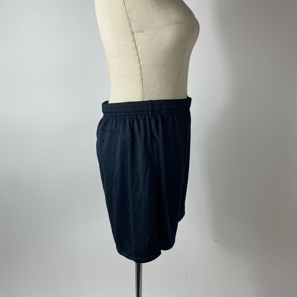 NWT UNDER ARMOUR Women’s Relaxed Fit Heat Gear Shorts Black Small - Picture 3 of 7